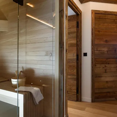Contemporain Avec Sauna, Cheminee Et Parking Au Centre De 1850 - Fr-1-564-35 * Courchevel