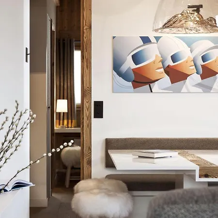 Contemporain Avec Sauna, Cheminee Et Parking Au Centre De 1850 - Fr-1-564-35